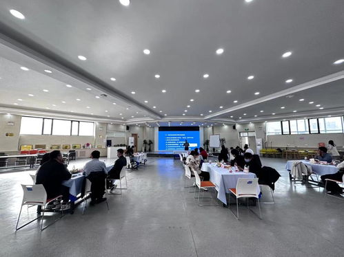 学校举办生涯咨询与就业指导师资培训班
